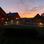 Naturstammhaus Und Zum Brockenbaecker *