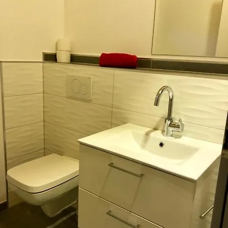 Naturstammhaus Und Zum Brockenbaecker *