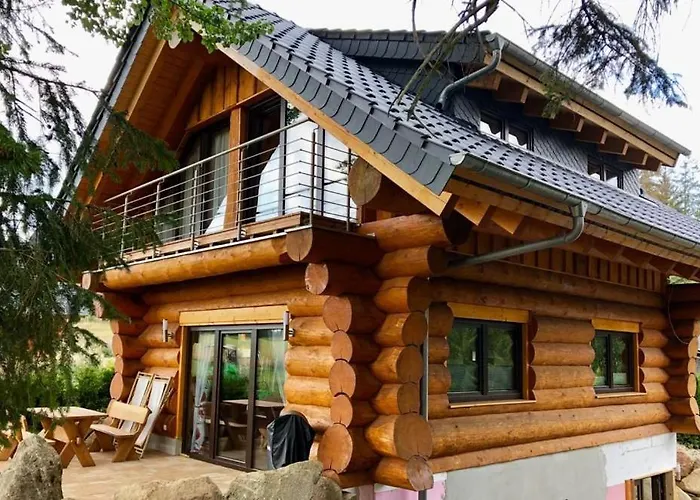 Naturstammhaus Und Zum Brockenbaecker