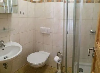 Naturstammhaus Und Zum Brockenbaecker *