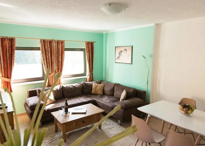 Naturstammhaus Und Zum Brockenbaecker