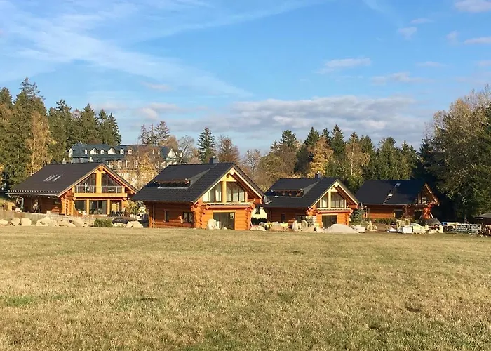 Naturstammhaus Und Zum Brockenbaecker *