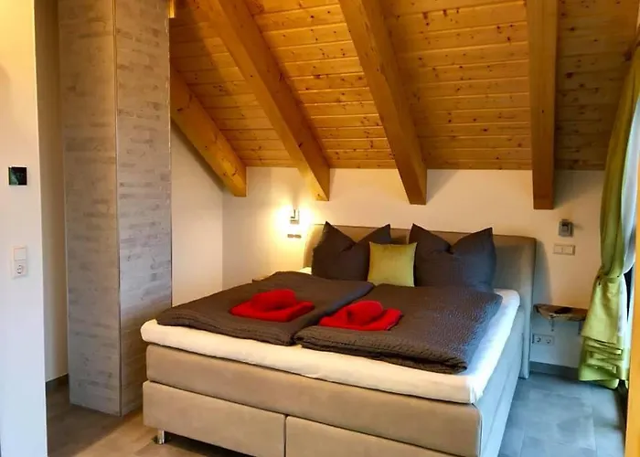 Naturstammhaus Und Zum Brockenbaecker