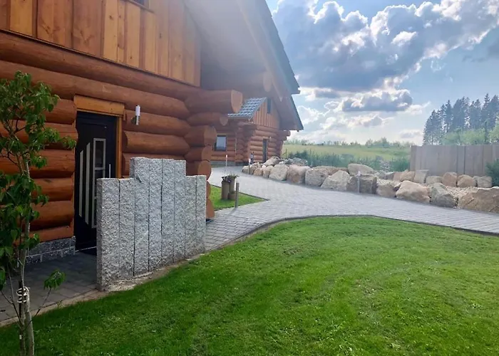 Naturstammhaus Und Zum Brockenbaecker