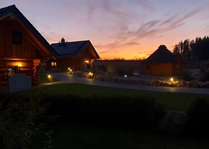 Naturstammhaus Und Zum Brockenbaecker *